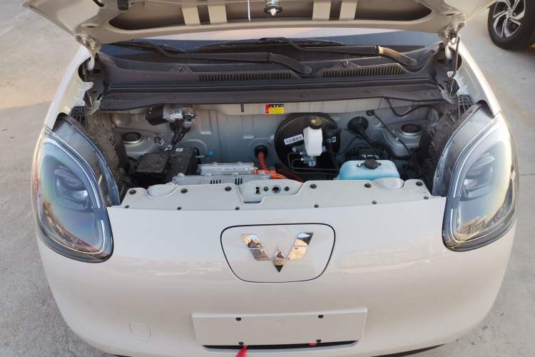 Used Wuling Hongguang MINIEV 2025 Four-Door Version Advanced Edition Engine Bay