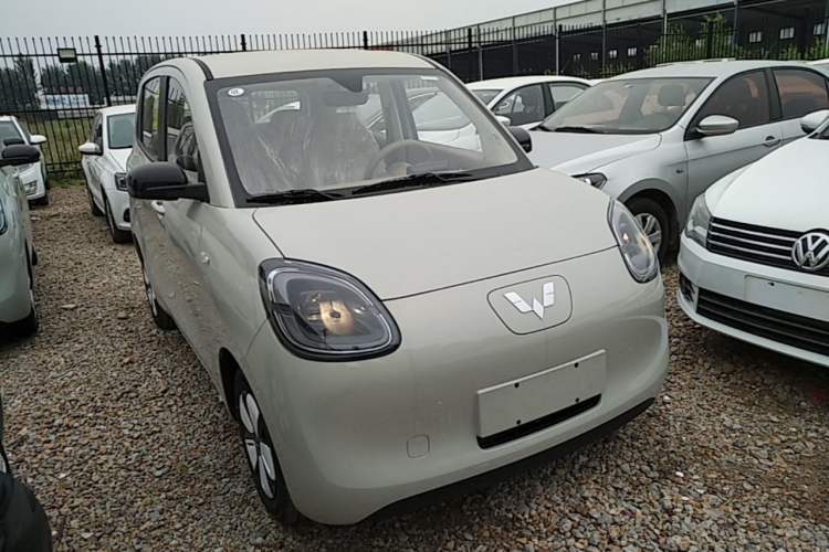 Used Wuling Hongguang MINIEV 2025 Four-Door Version Advanced Edition Exterior 1