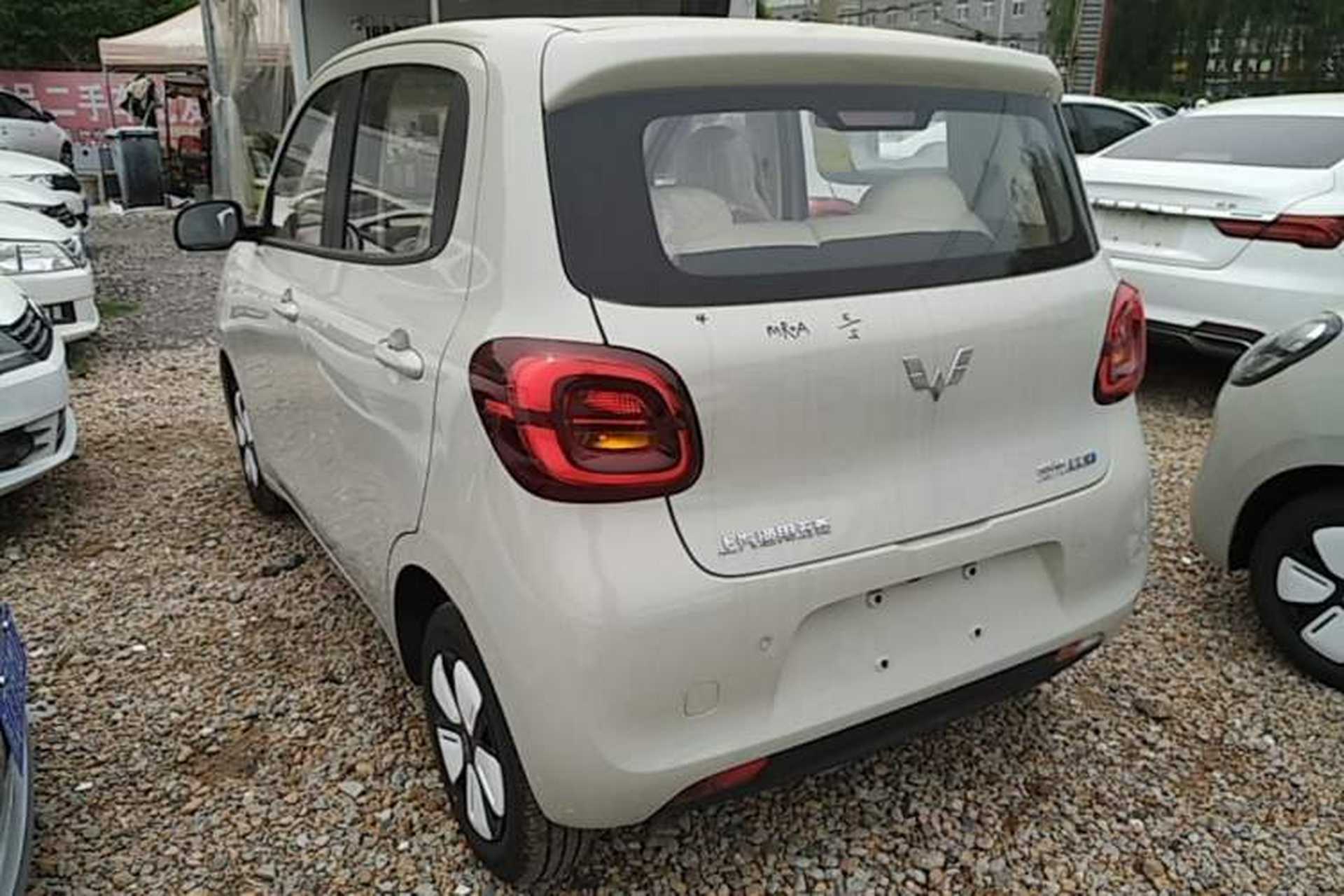 Used Wuling Hongguang MINIEV 2025 Four-Door Version Advanced Edition Exterior 2