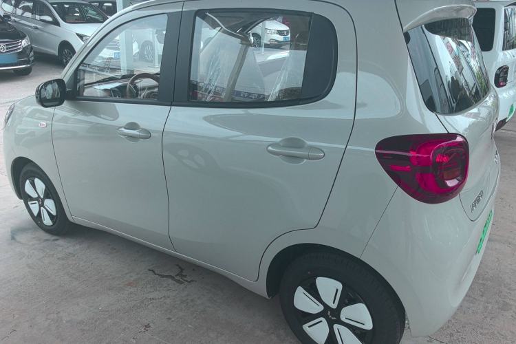 Used Wuling Hongguang MINIEV 2025 Four-Door Version Advanced Edition Exterior 2