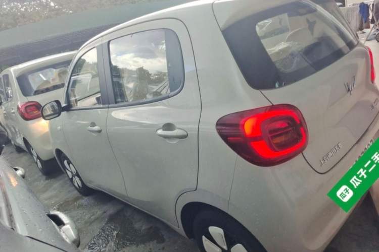 Used Wuling Hongguang MINIEV 2025 Four-Door Version Advanced Edition Exterior 2