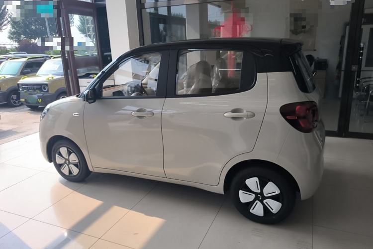 Used Wuling Hongguang MINIEV 2025 Four-Door Version Zhenxiang+ Edition Exterior 3
