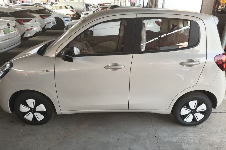 Used Wuling Hongguang MINIEV 2025 Four-Door Version Advanced Edition Exterior 3