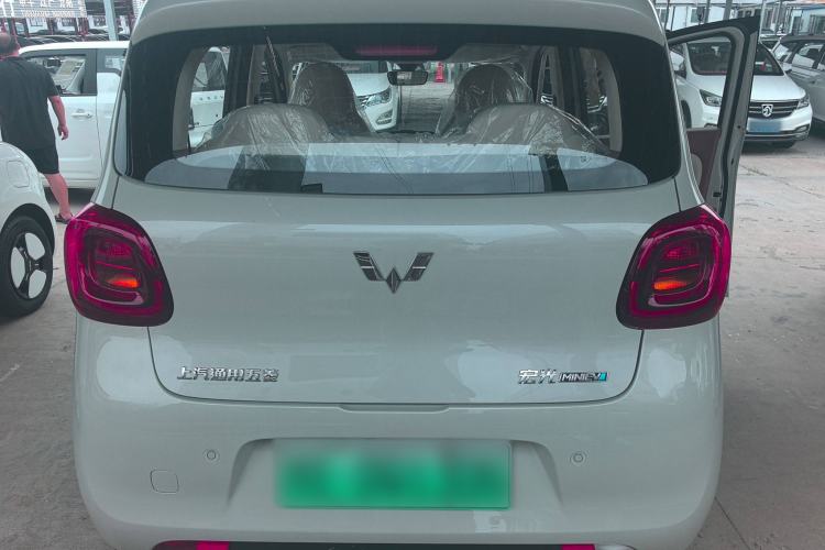 Used Wuling Hongguang MINIEV 2025 Four-Door Version Advanced Edition Exterior 3
