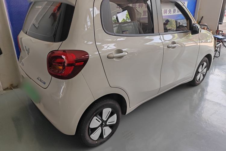 Used Wuling Hongguang MINIEV 2025 Four-Door Version Advanced Edition Exterior 3