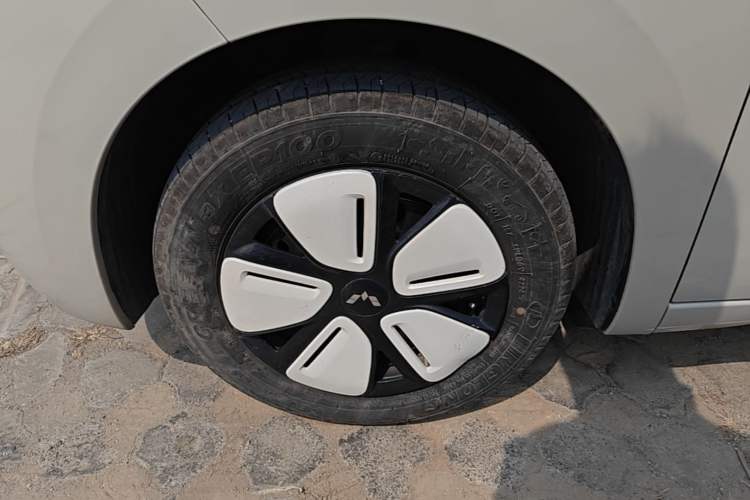 Used Wuling Hongguang MINIEV 2025 Four-Door Version Premium Edition Exterior 4