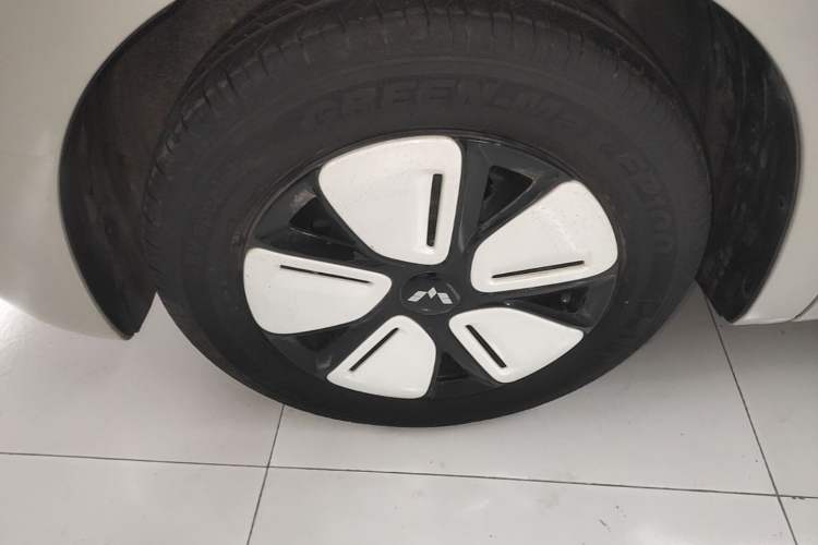 Used Wuling Hongguang MINIEV 2025 Four-Door Version Zhenxiang+ Edition Exterior 4