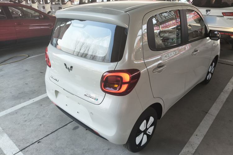 Used Wuling Hongguang MINIEV 2025 Four-Door Version Advanced Edition Exterior 5