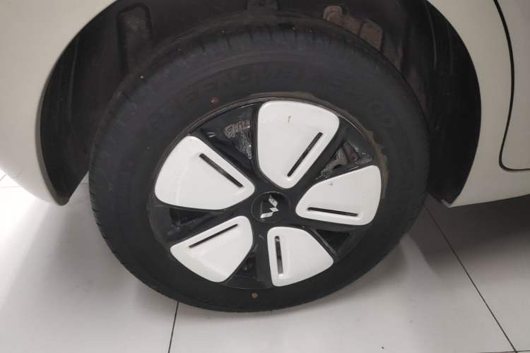 Used Wuling Hongguang MINIEV 2025 Four-Door Version Zhenxiang+ Edition Exterior 5
