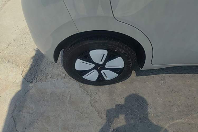 Used Wuling Hongguang MINIEV 2025 Four-Door Version Zhenxiang+ Edition Exterior 5