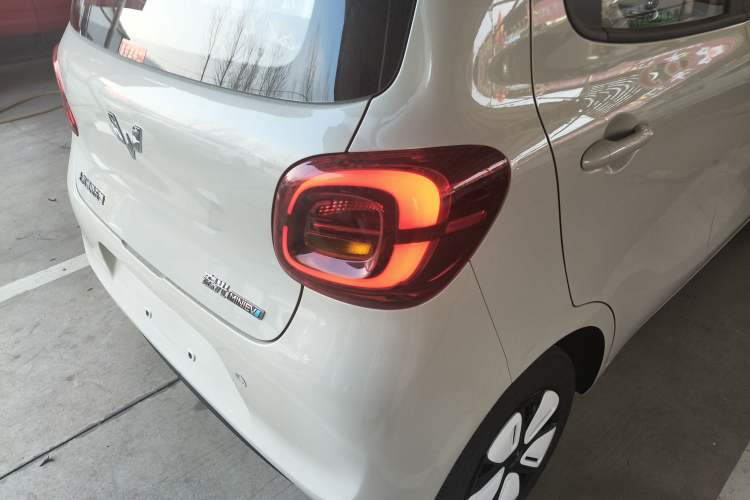Used Wuling Hongguang MINIEV 2025 Four-Door Version Advanced Edition Exterior 6