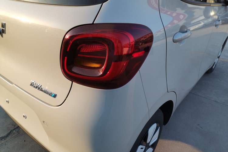 Used Wuling Hongguang MINIEV 2025 Four-Door Version Advanced Edition Exterior 6