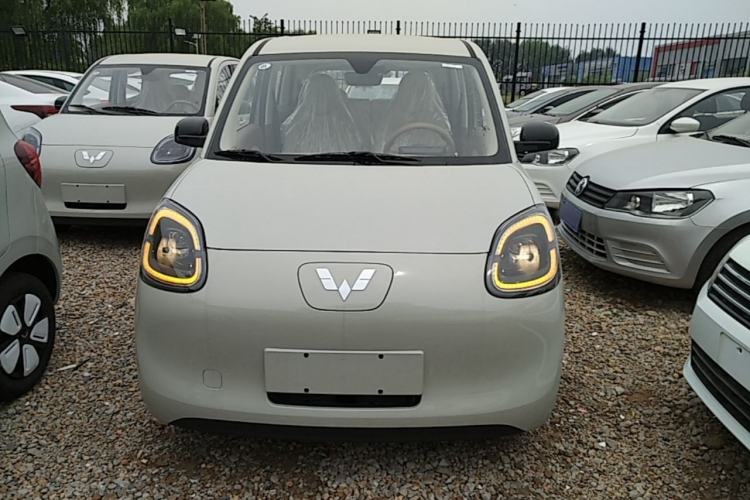 Used Wuling Hongguang MINIEV 2025 Four-Door Version Advanced Edition Front