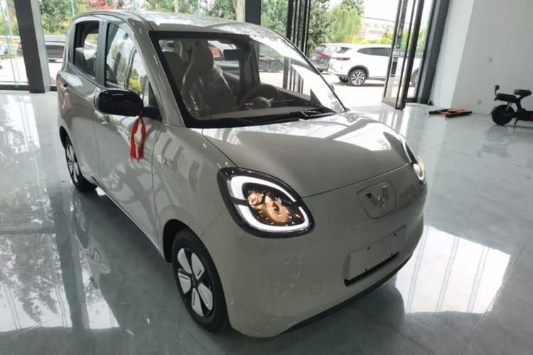 Used Wuling Hongguang MINIEV 2025 Four-Door Version Advanced Edition Front Right 45 Deg