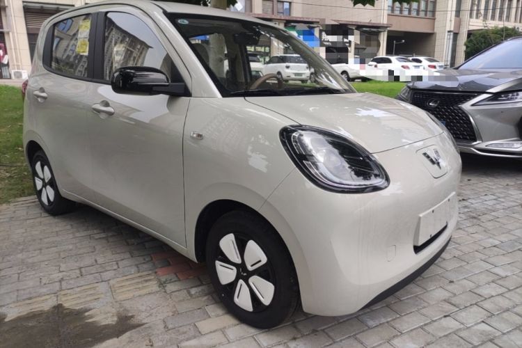 Used Wuling Hongguang MINIEV 2025 Four-Door Version Advanced Edition Front Right 45 Deg