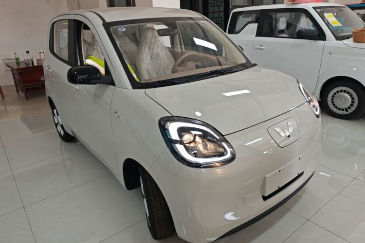Used Wuling Hongguang MINIEV 2025 Four-Door Version Advanced Edition Front Right 45 Deg