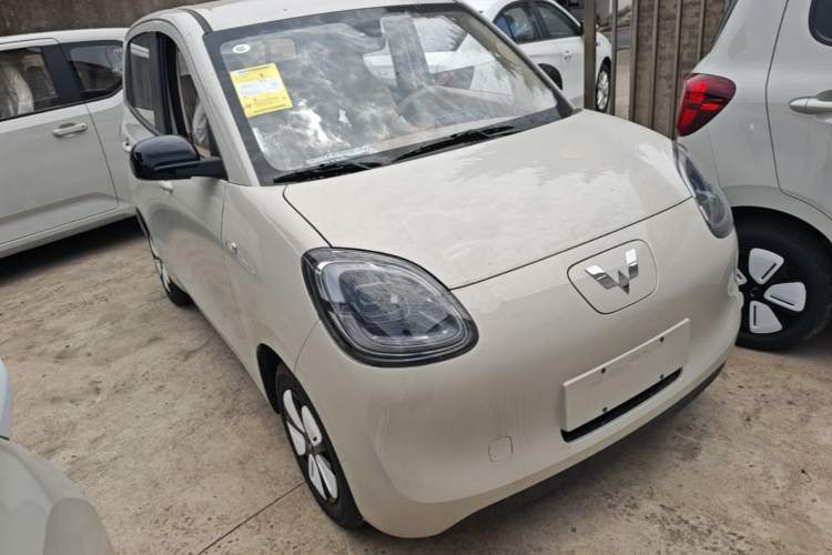 Used Wuling Hongguang MINIEV 2025 Four-Door Version Advanced Edition Front Right 45 Deg