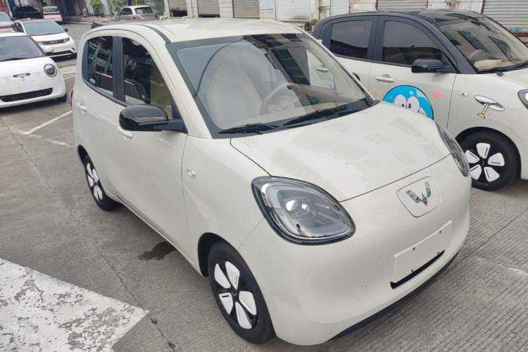 Used Wuling Hongguang MINIEV 2025 Four-Door Version Advanced Edition Front Right 45 Deg