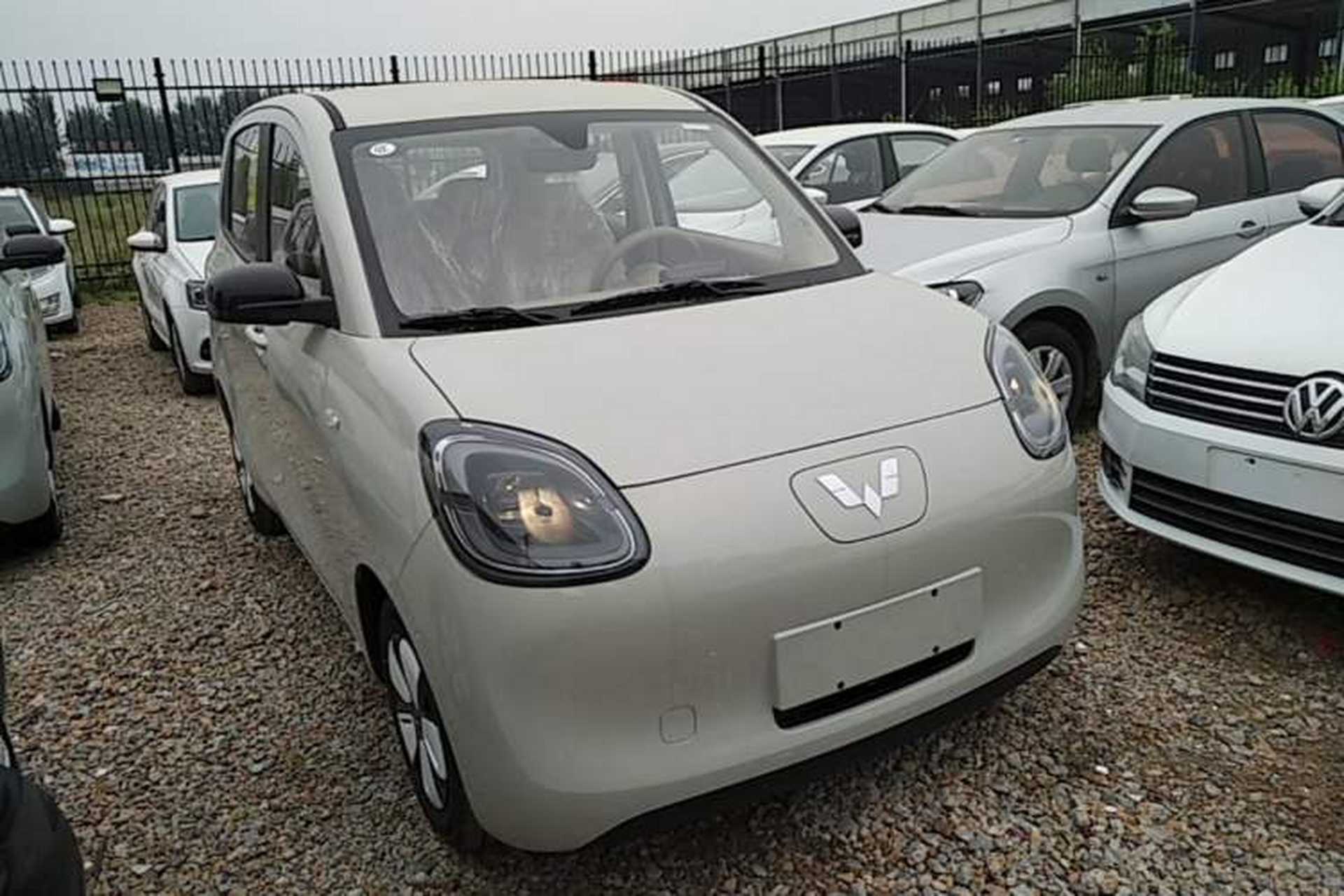 Used Wuling Hongguang MINIEV 2025 Four-Door Version Advanced Edition Front Right 45 Deg