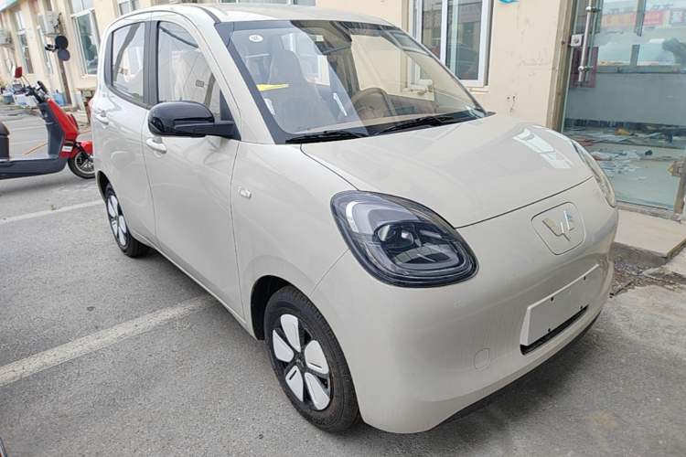 Used Wuling Hongguang MINIEV 2025 Four-Door Version Advanced Edition Front Right 45 Deg