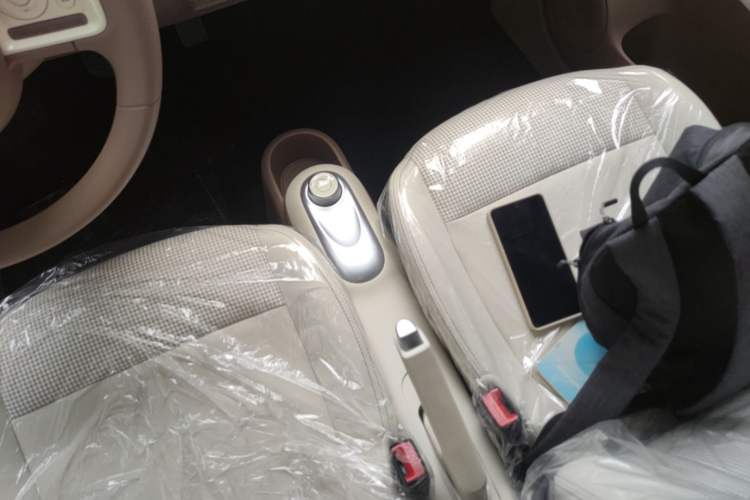 Used Wuling Hongguang MINIEV 2025 Four-Door Version Advanced Edition Gear Lever