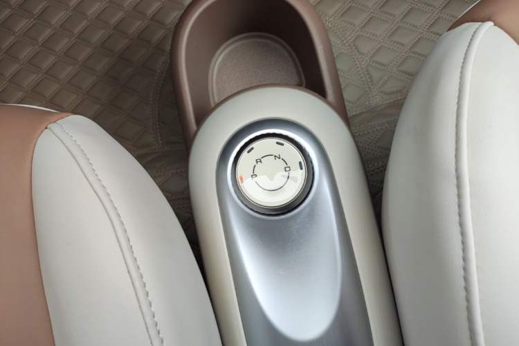 Used Wuling Hongguang MINIEV 2025 Four-Door Version Zhenxiang+ Edition Gear Lever
