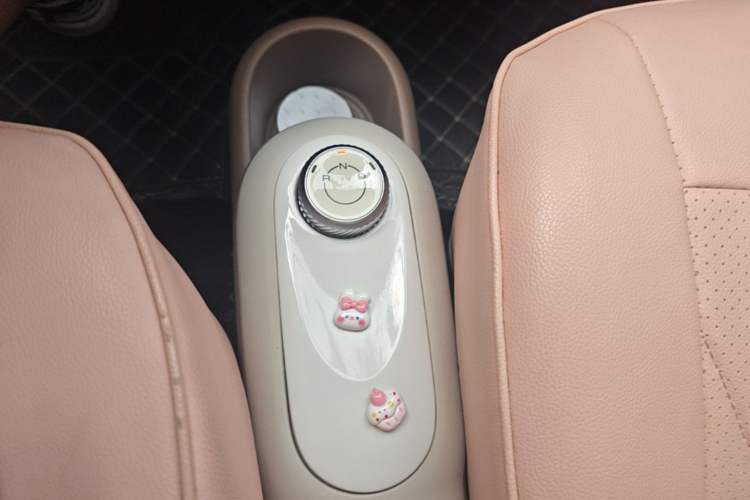 Used Wuling Hongguang MINIEV 2025 Four-Door Version Advanced Edition Gear Lever