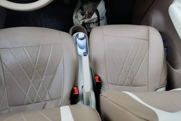 Used Wuling Hongguang MINIEV 2025 Four-Door Version Advanced Edition Gear Lever