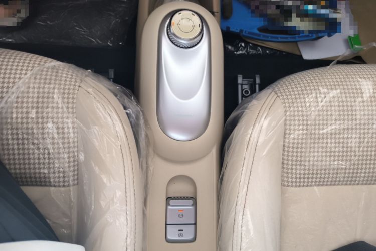 Used Wuling Hongguang MINIEV 2025 Four-Door Version Zhenxiang+ Edition Gear Lever