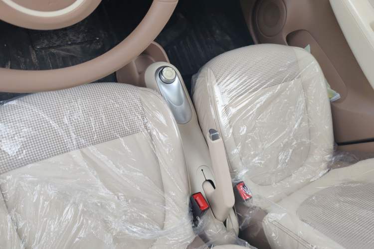 Used Wuling Hongguang MINIEV 2025 Four-Door Version Advanced Edition Gear Lever
