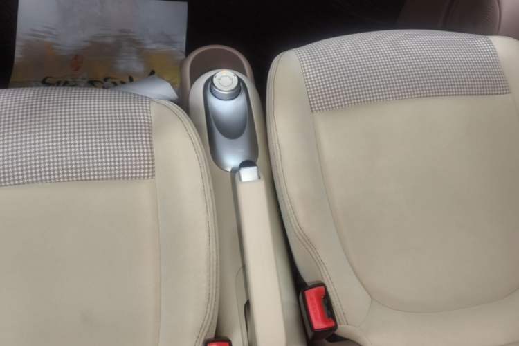 Used Wuling Hongguang MINIEV 2025 Four-Door Version Advanced Edition Gear Lever