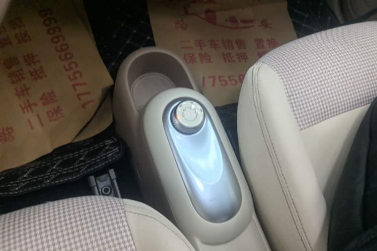 Used Wuling Hongguang MINIEV 2025 Four-Door Version Zhenxiang+ Edition Gear Lever