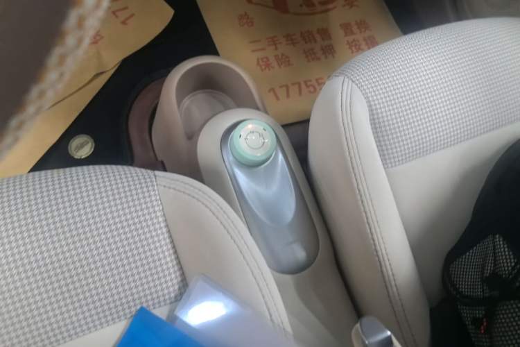 Used Wuling Hongguang MINIEV 2025 Four-Door Version Advanced Edition Gear Lever
