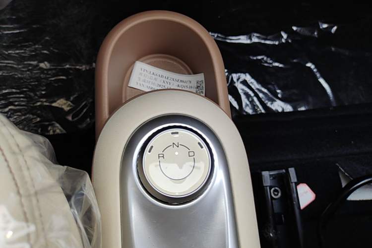 Used Wuling Hongguang MINIEV 2025 Four-Door Version Advanced Edition Gear Lever