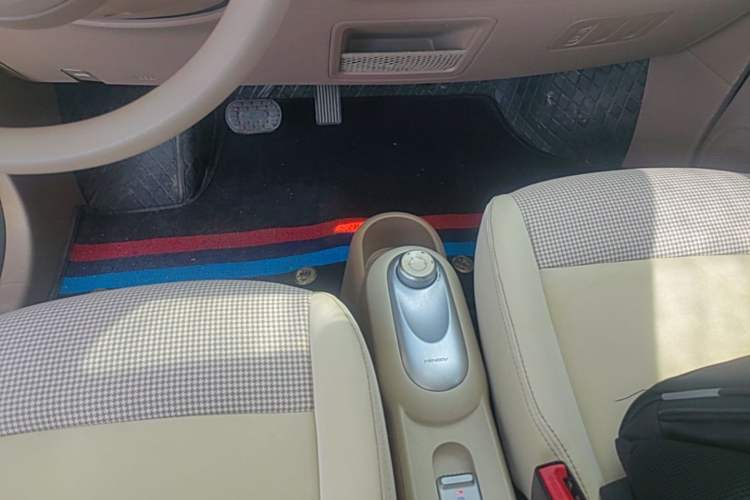 Used Wuling Hongguang MINIEV 2025 Four-Door Version Zhenxiang+ Edition Gear Lever