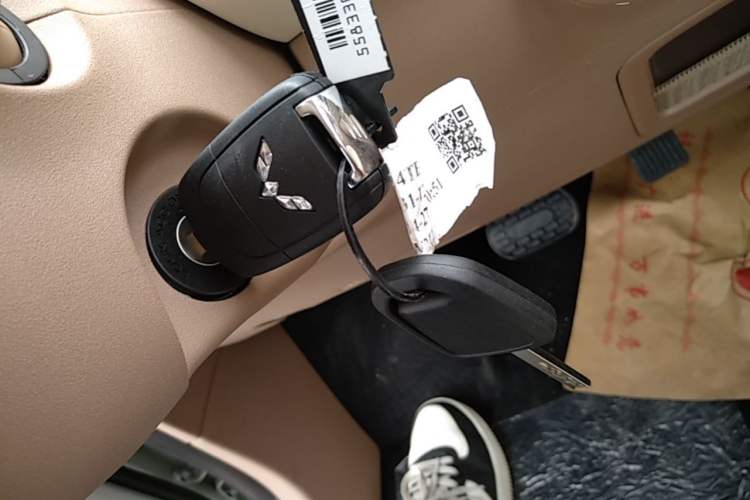 Used Wuling Hongguang MINIEV 2025 Four-Door Version Advanced Edition Interior 1