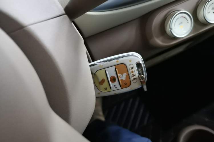 Used Wuling Hongguang MINIEV 2025 Four-Door Version Advanced Edition Interior 1