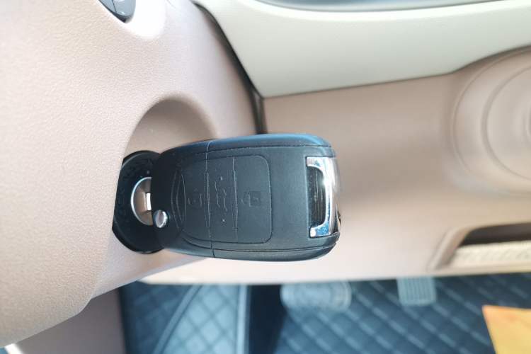 Used Wuling Hongguang MINIEV 2025 Four-Door Version Advanced Edition Interior 1
