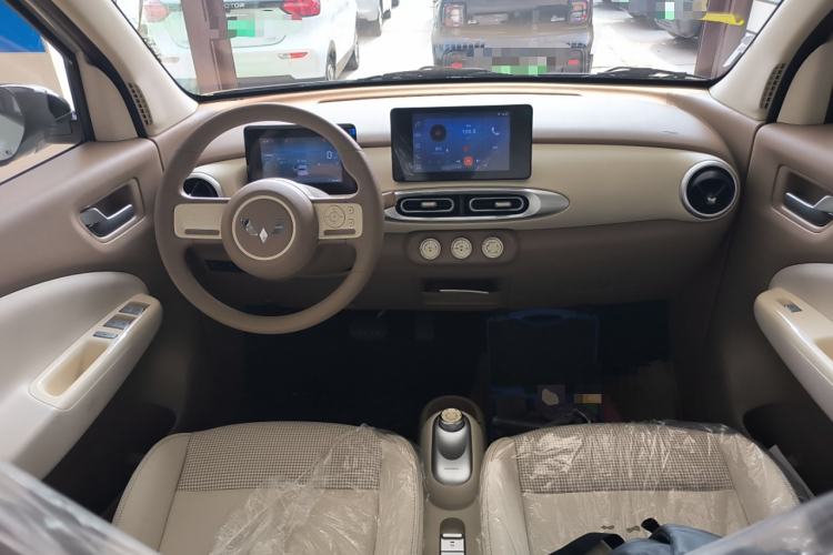 Used Wuling Hongguang MINIEV 2025 Four-Door Version Zhenxiang+ Edition Interior 2