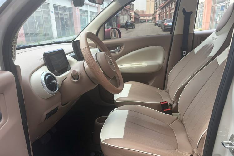 Used Wuling Hongguang MINIEV 2025 Four-Door Version Premium Edition Interior 2