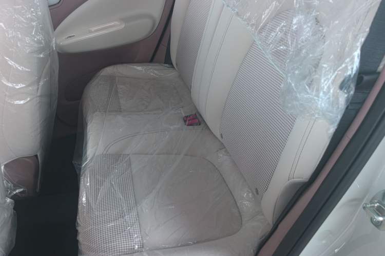 Used Wuling Hongguang MINIEV 2025 Four-Door Version Advanced Edition Interior 3