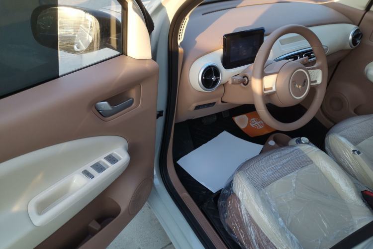 Used Wuling Hongguang MINIEV 2025 Four-Door Version Advanced Edition Interior 3