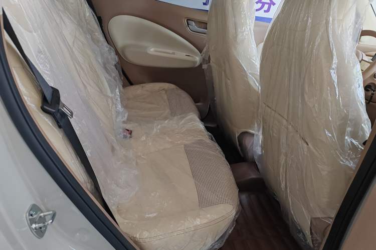 Used Wuling Hongguang MINIEV 2025 Four-Door Version Advanced Edition Interior 4