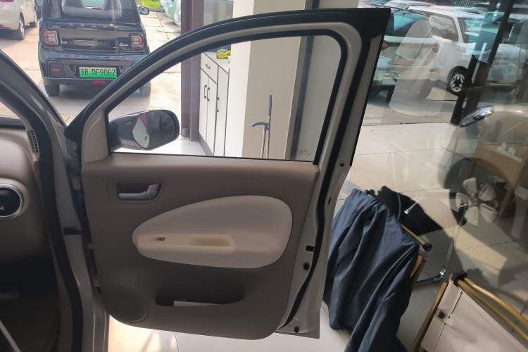 Used Wuling Hongguang MINIEV 2025 Four-Door Version Zhenxiang+ Edition Interior 5