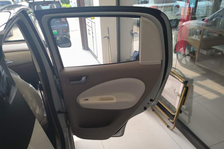 Used Wuling Hongguang MINIEV 2025 Four-Door Version Zhenxiang+ Edition Interior 6