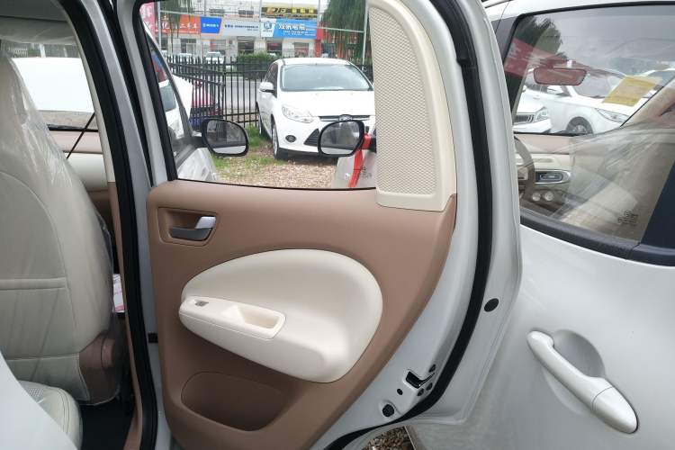 Used Wuling Hongguang MINIEV 2025 Four-Door Version Advanced Edition Interior 6