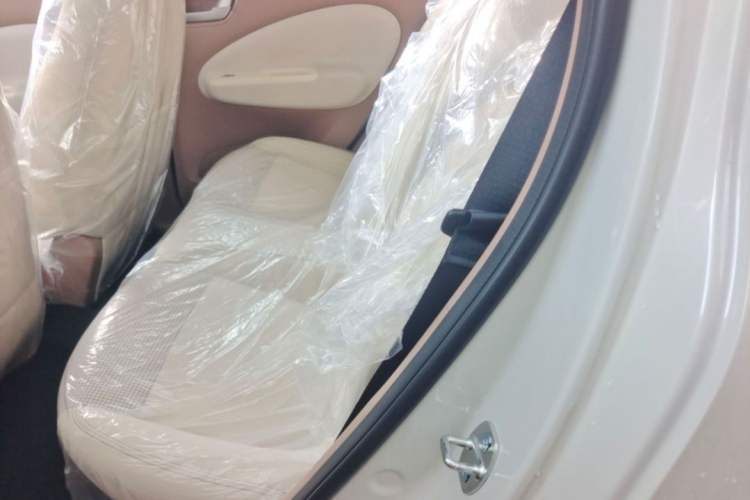 Used Wuling Hongguang MINIEV 2025 Four-Door Version Advanced Edition Interior 6