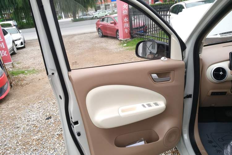 Used Wuling Hongguang MINIEV 2025 Four-Door Version Advanced Edition Interior 7