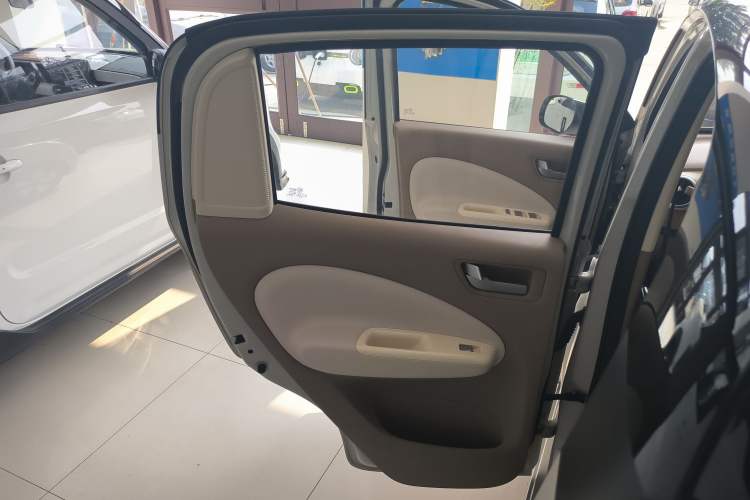 Used Wuling Hongguang MINIEV 2025 Four-Door Version Zhenxiang+ Edition Interior 8