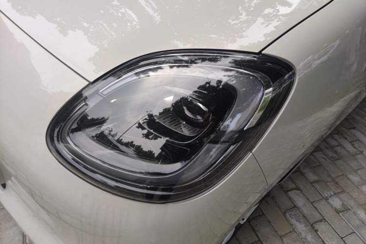 Used Wuling Hongguang MINIEV 2025 Four-Door Version Advanced Edition Left Front Headlight